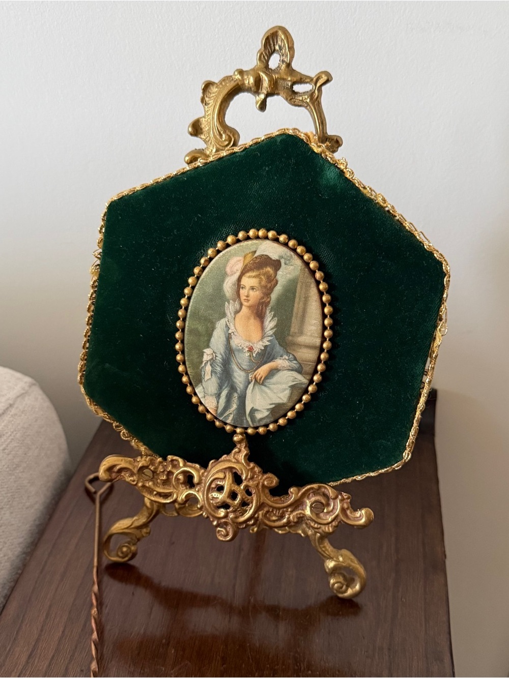 Vintage Style Lady Portrait Plaque Green Velvet Gold Trim Rococo style